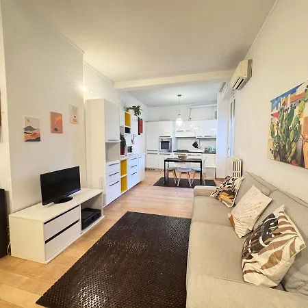 Wood Essence - Authentic Large -city Center Lejlighed *