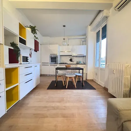 Апартаменты Wood Essence - Authentic Large -city Center *